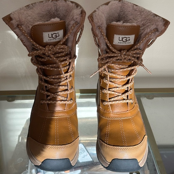 Women’s Ugg boots in Like new and perfect condition! - Picture 8 of 8